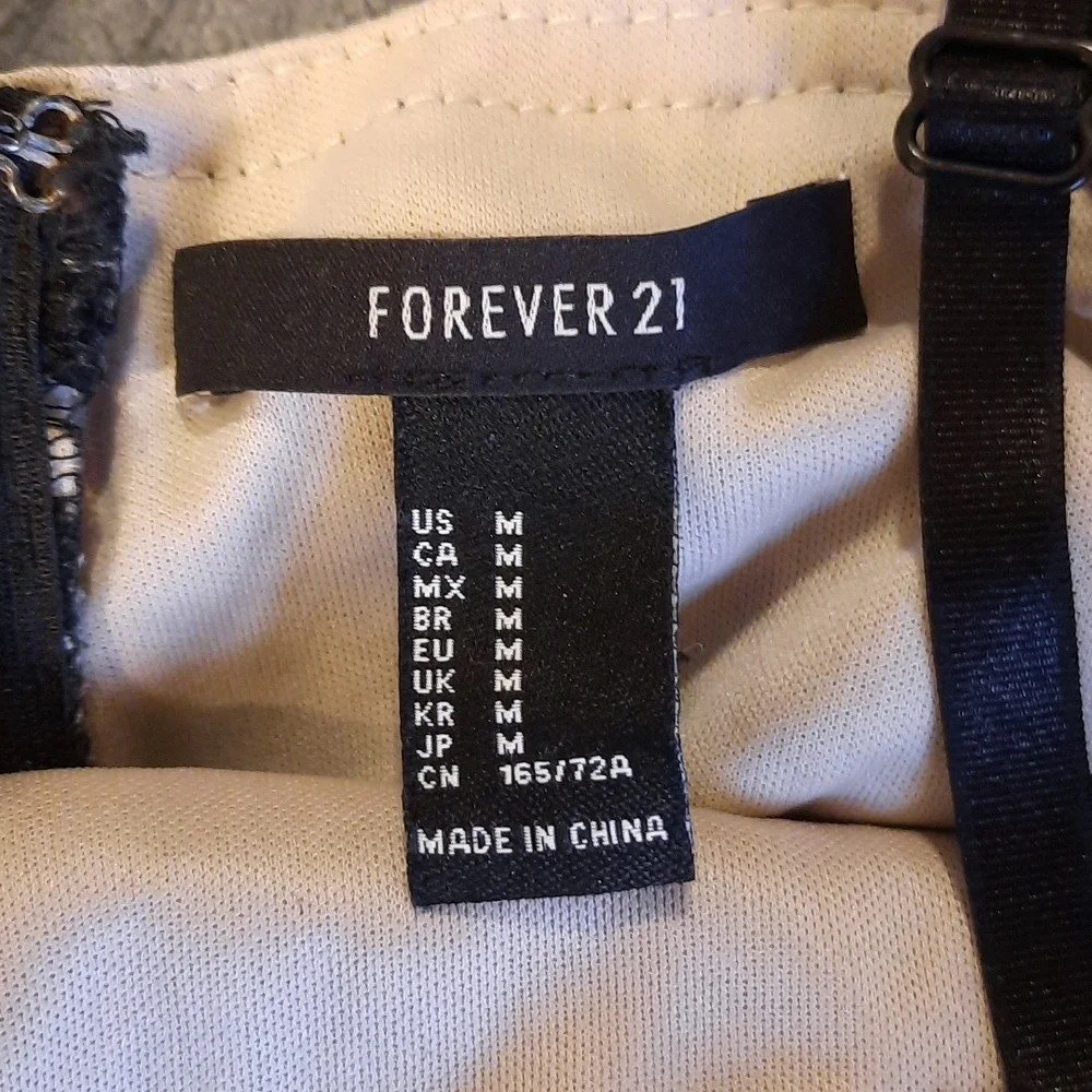 Junior med forever 21 dress - Picture 8 of 8